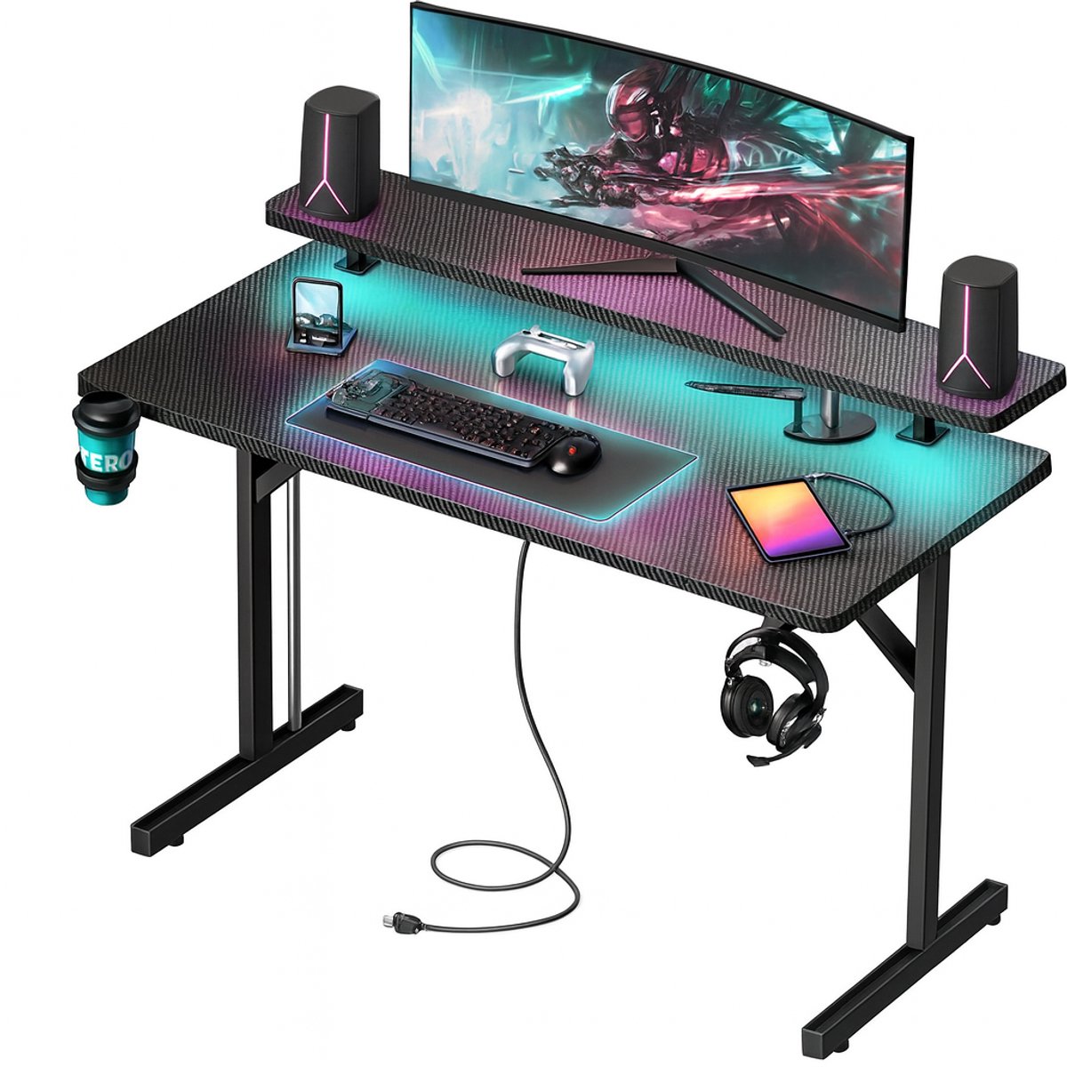 Gamingbureau met RGB-verlichting, monitor en accessoires.
