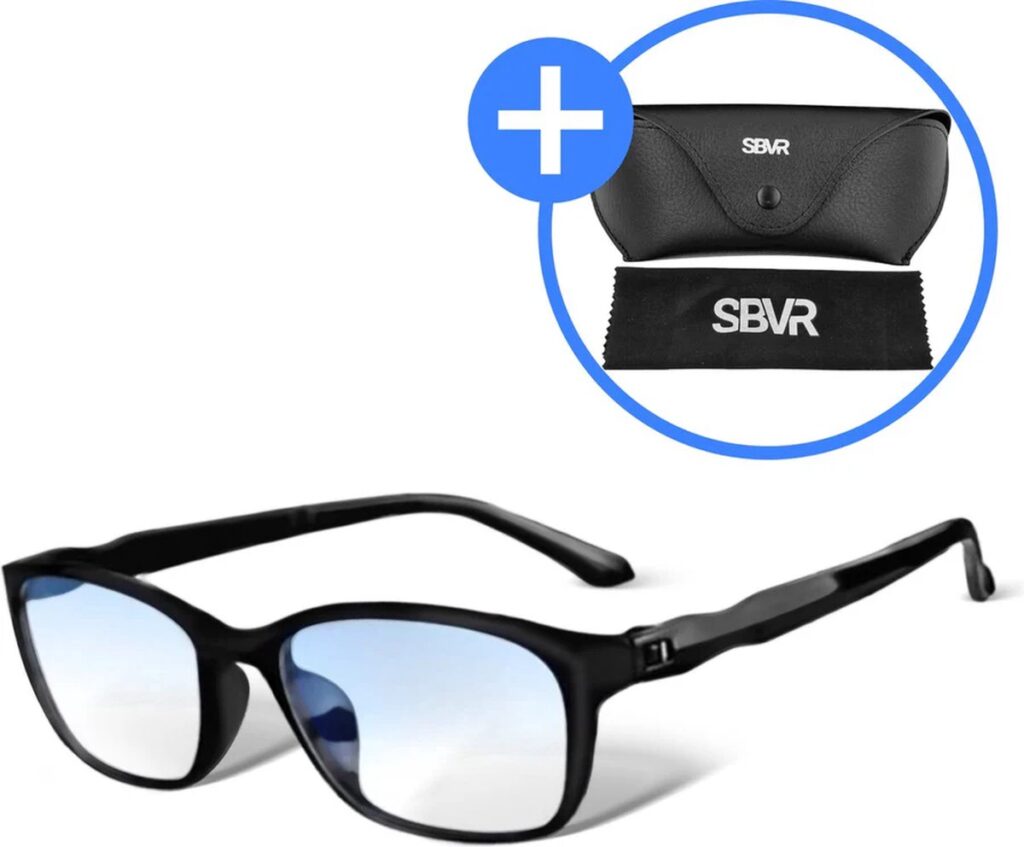 Zwarte bril met hoes en doekje.