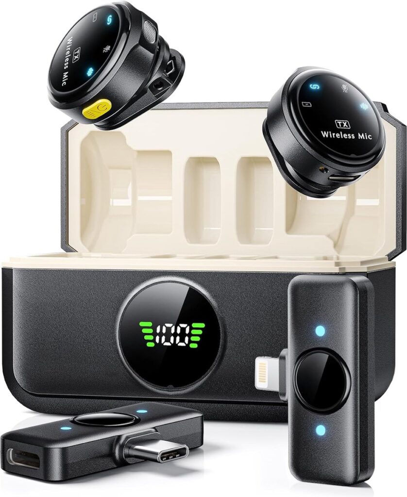 Draadloze microfoonset met oplaadcase en adapters.