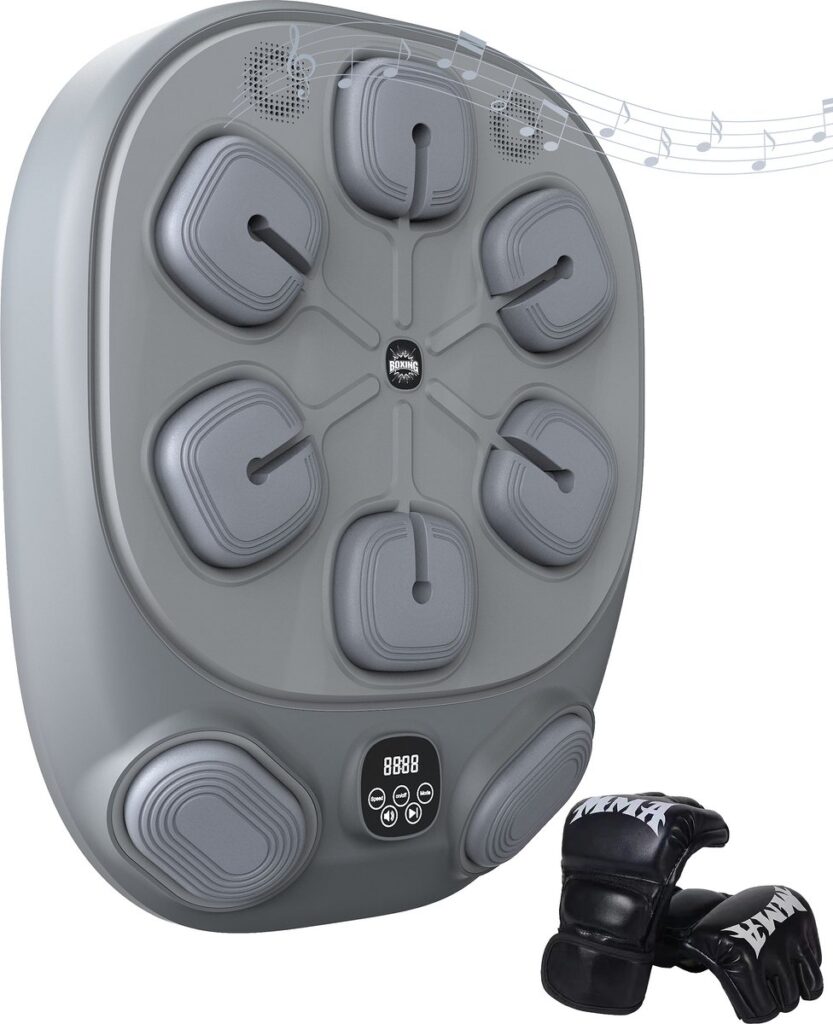 Grijze boksplaat met geluid en zwarte handschoenen.