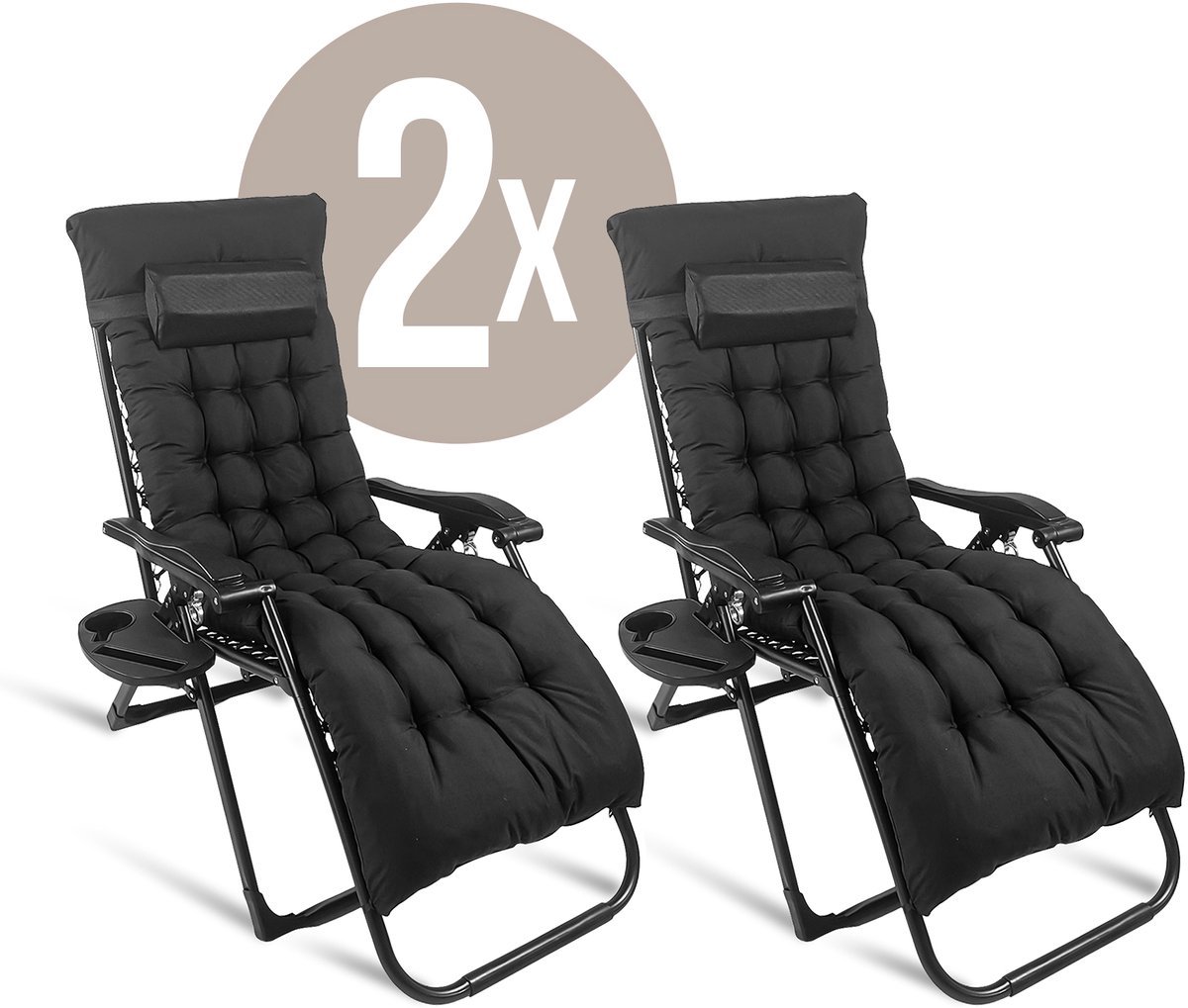 Twee zwarte verstelbare relaxstoelen met kussen