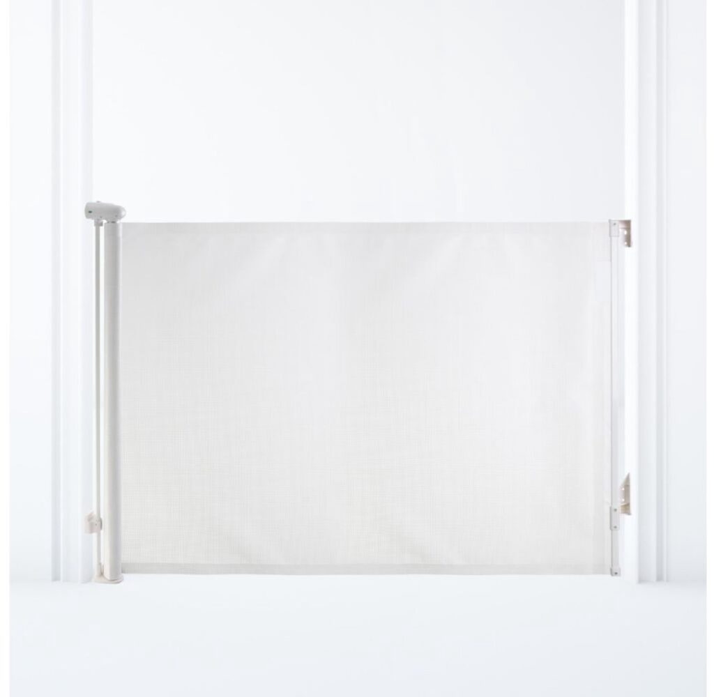 Witte veiligheidshek in deuropening