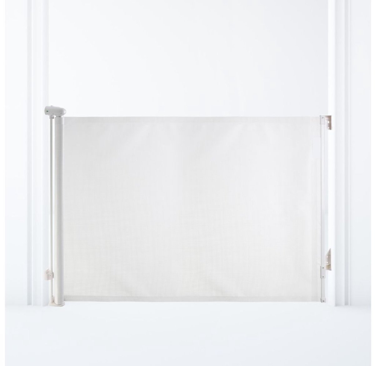 Witte veiligheidshek in deuropening